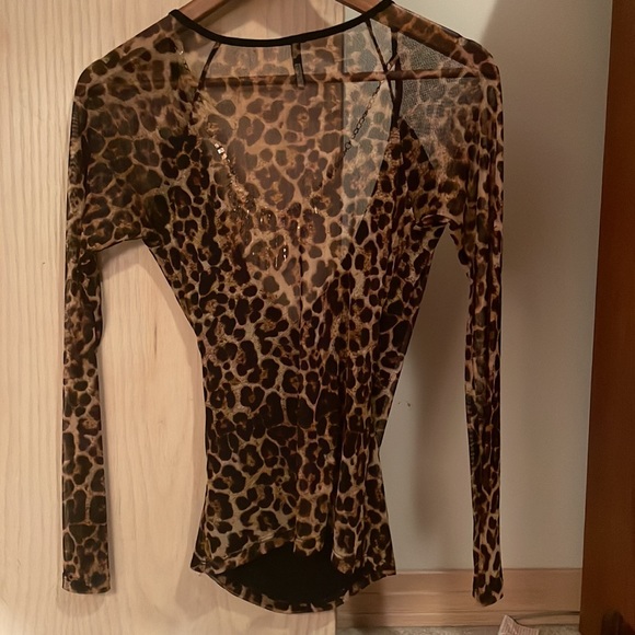 Stunning lined leopard inspired top; rich dark browns; jewelry attached - Picture 3 of 3
